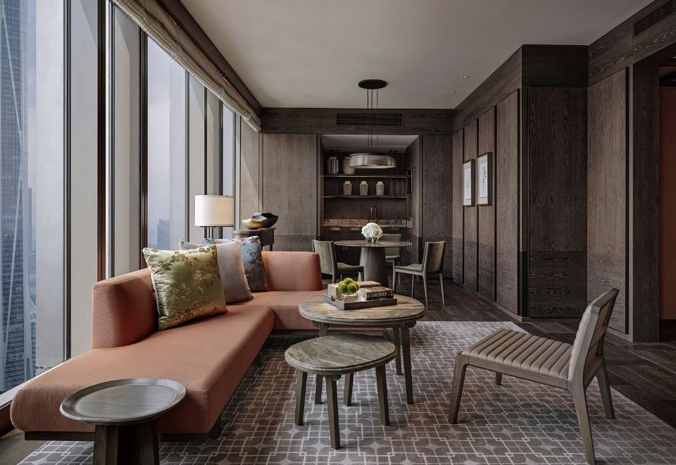 柏悦行政套房「坐拥壮阔山海景观」