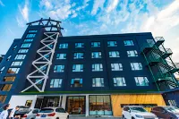 Chonpines Hotel(Tanghe Youlan Avenue Branch) Hotel in zona Youlan Wetland Park