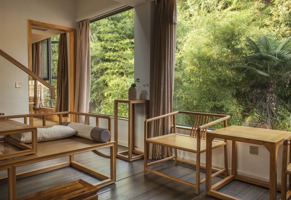 Deluxe Loft Suite
