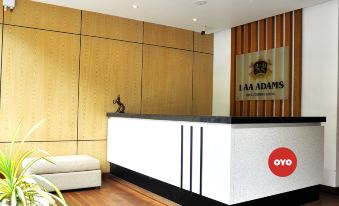 Laa Adams - the Luxurious Living - Housity
