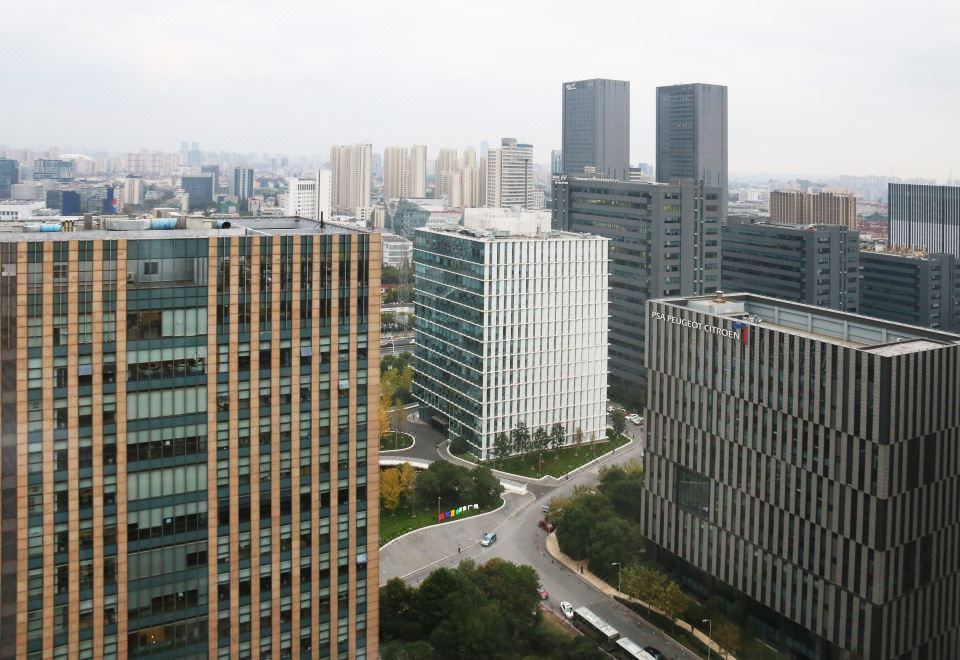 Renaissance Shanghai Caohejing HotelDeluxe 2 Double Room