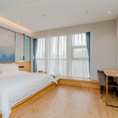 靜享榻榻米大床房（私人茶台+靜謐小夜燈） 寬居飯店（成都寬窄巷子天府廣場店）優惠