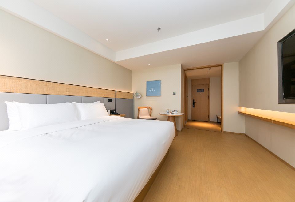 高级大床房（手机投屏）