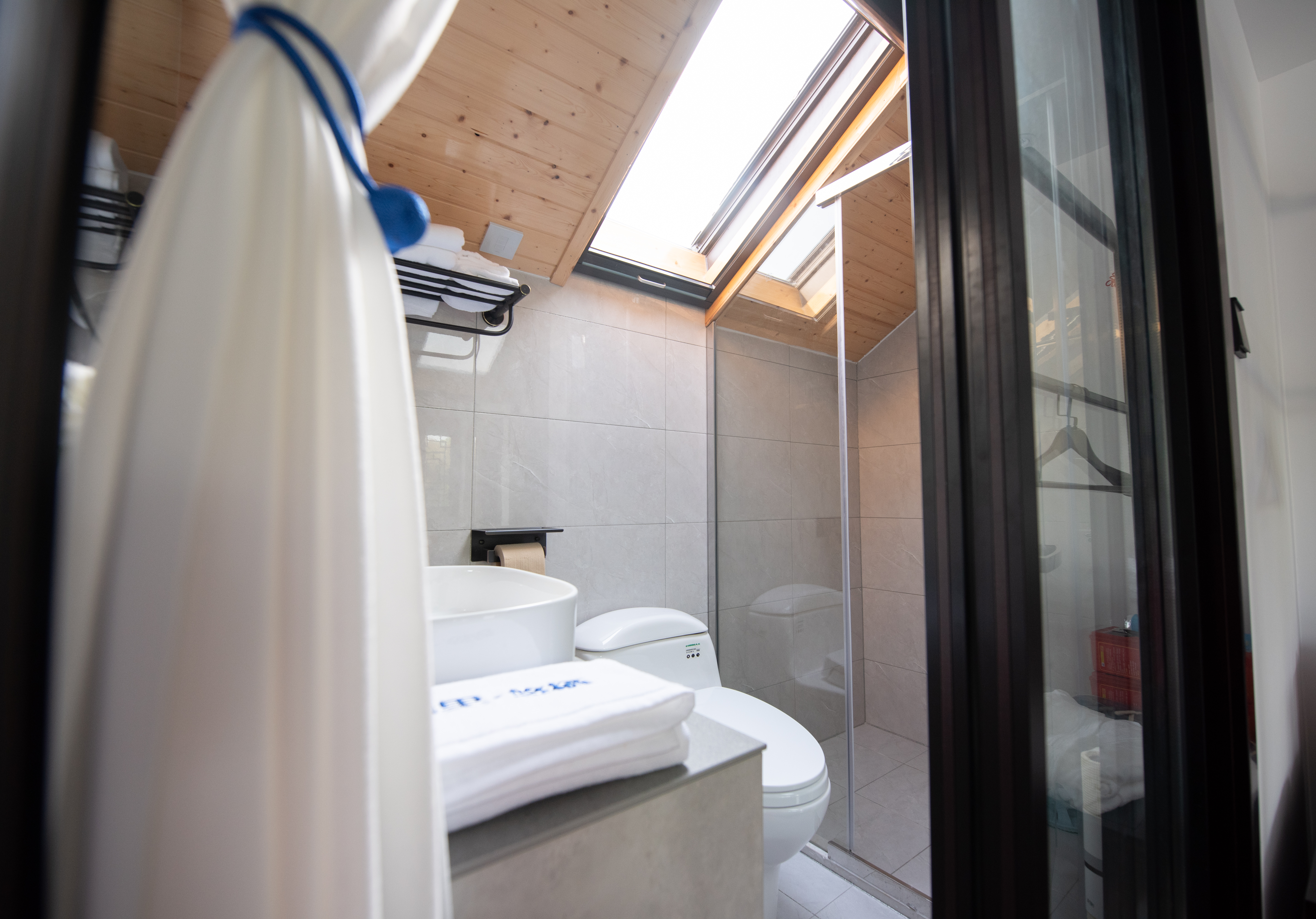 悠云豪华望河房