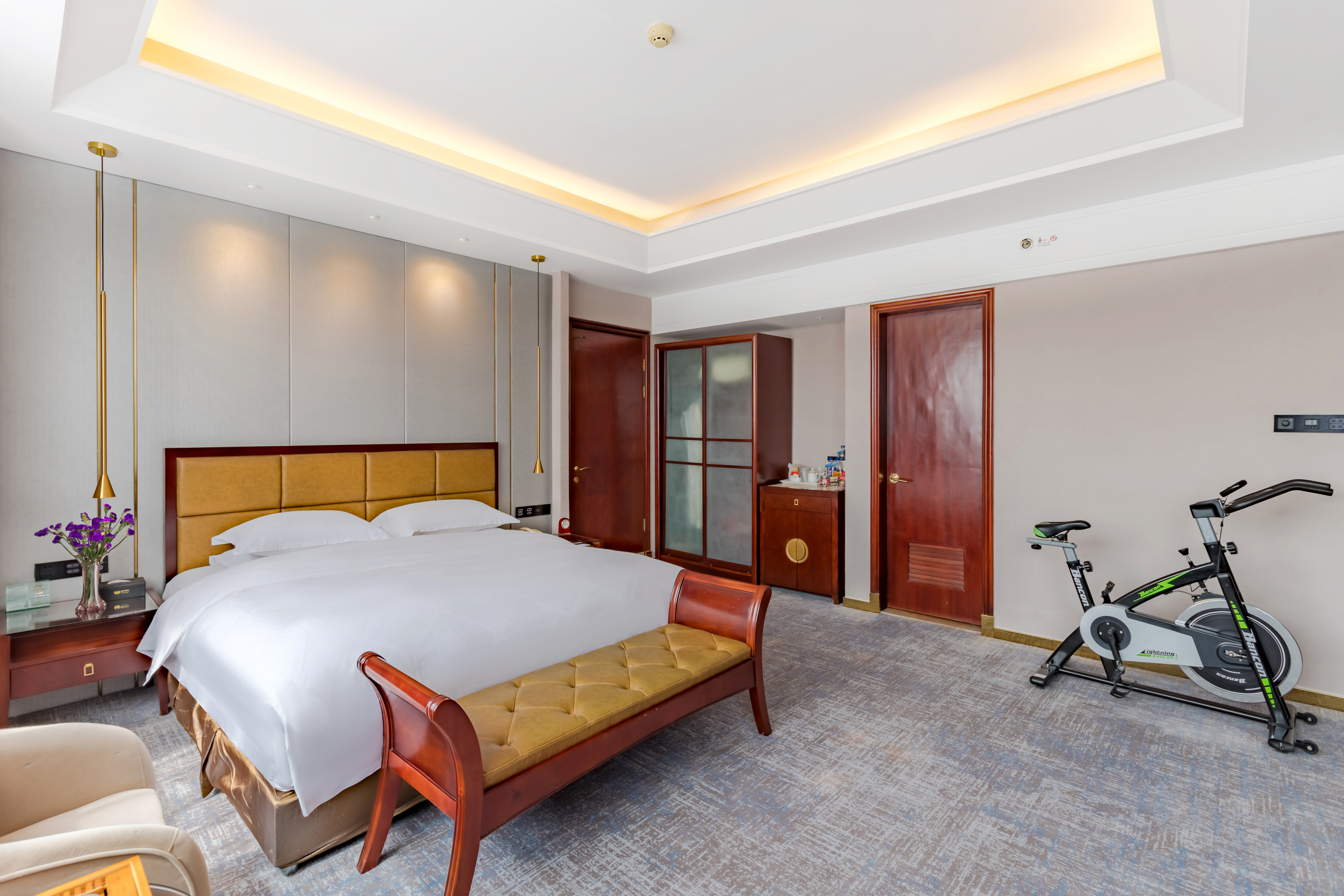 智能行政运动大床房（小度音箱+助眠床垫）