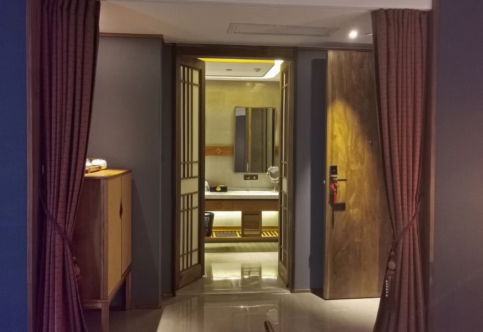 精致大床房（宝格丽洗护+独立浴缸）