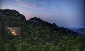 Top Zero Hotel - Housity