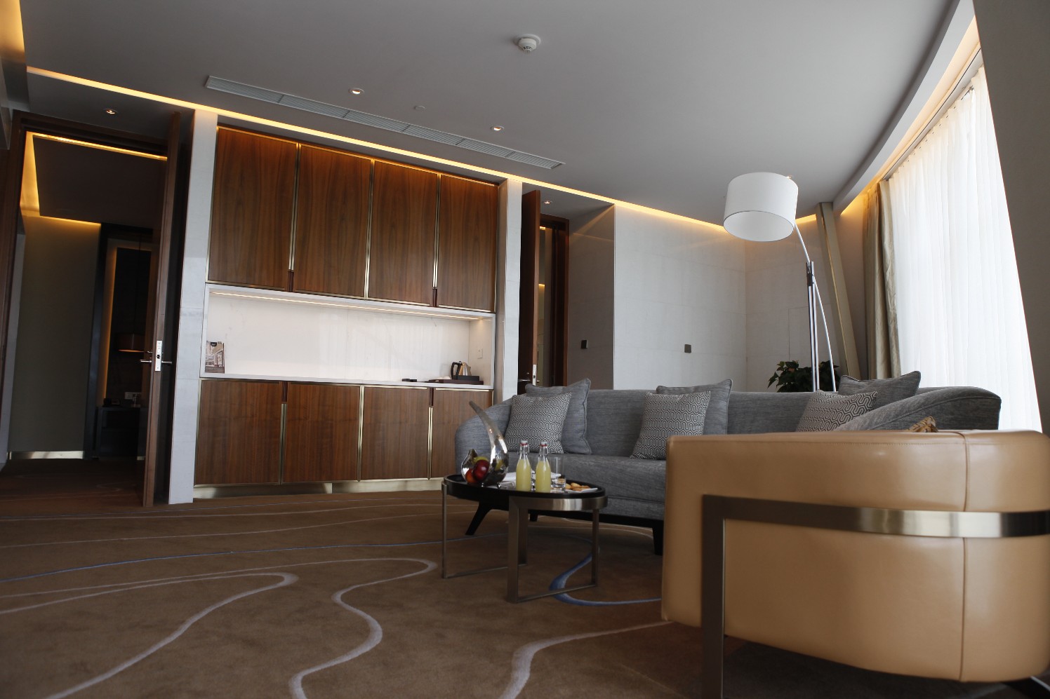 家庭尊荣湖景套房