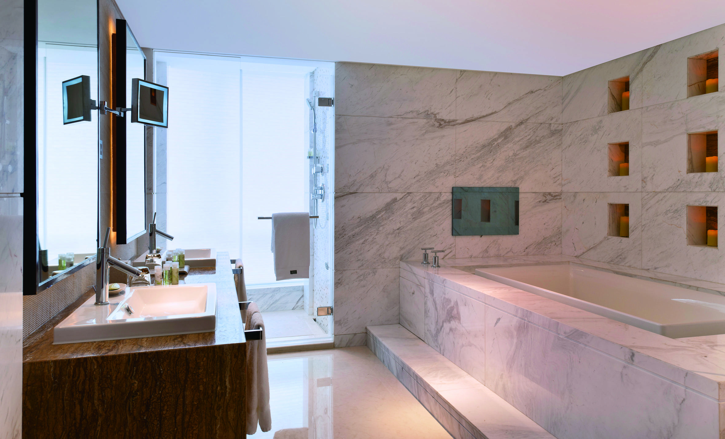 凌空城市天际线270°湖景日出超大套房·厨房起居室