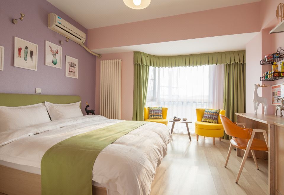 暖阳·露台清新大床房（1080P高清智能投屏+观景台）