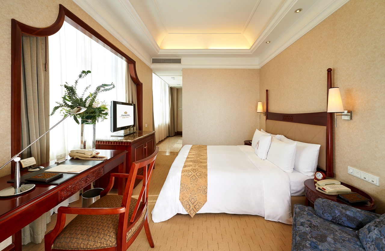 高级大床房【俯瞰繁荣城景·舒睡床垫+汉斯格雅衞浴】