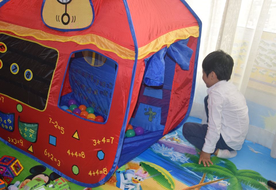 跑來跑去反斗城豪華親子房