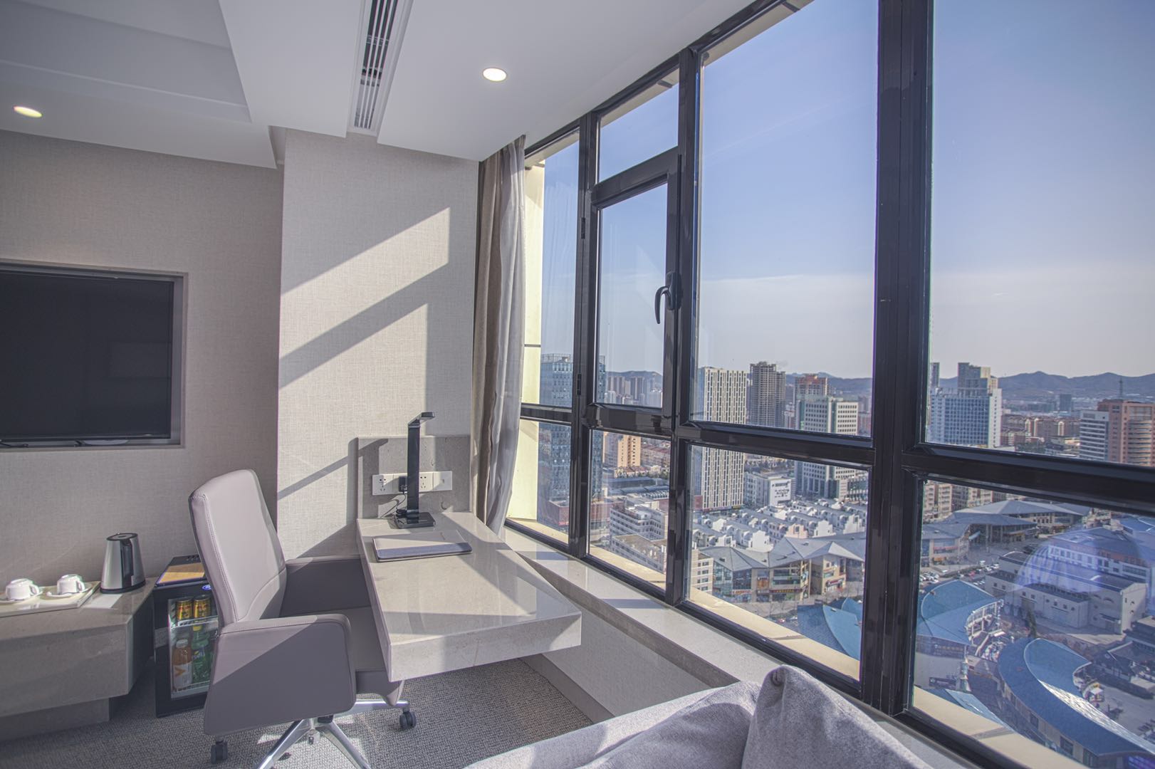 Sylvia Hotel行政商务大床房（地暖）