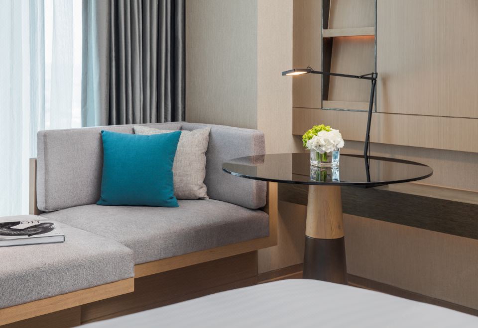 Courtyard by Marriott Shenzhen BaoanExecutive Queen Room