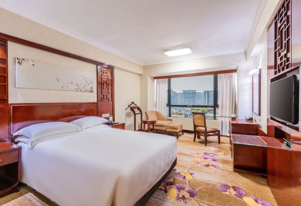 豪华宜景大床房