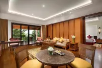 InterContinental Hotels XISHUANGBANNA RESORT by IHG Hotele w: 