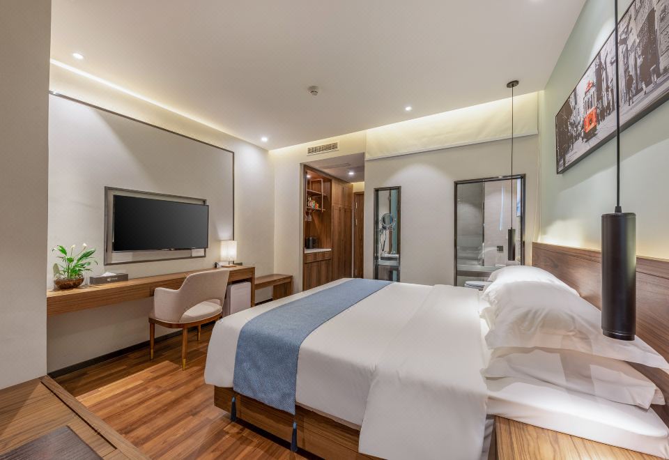 Zhuxi Double Bed Room