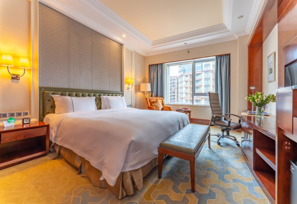 豪华城景大床房