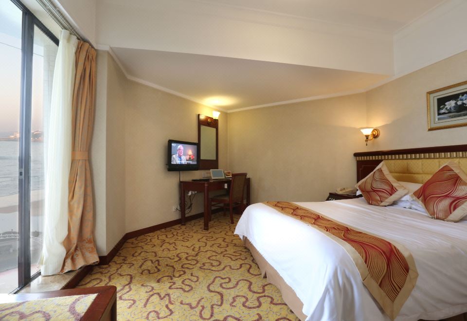 Huiquan Dynasty HotelFamily Sea-view Suite