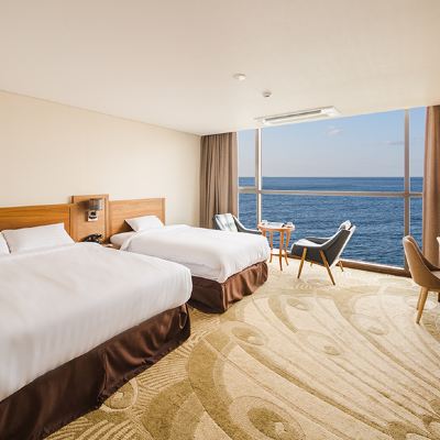 Square Twin Room with Ocean View