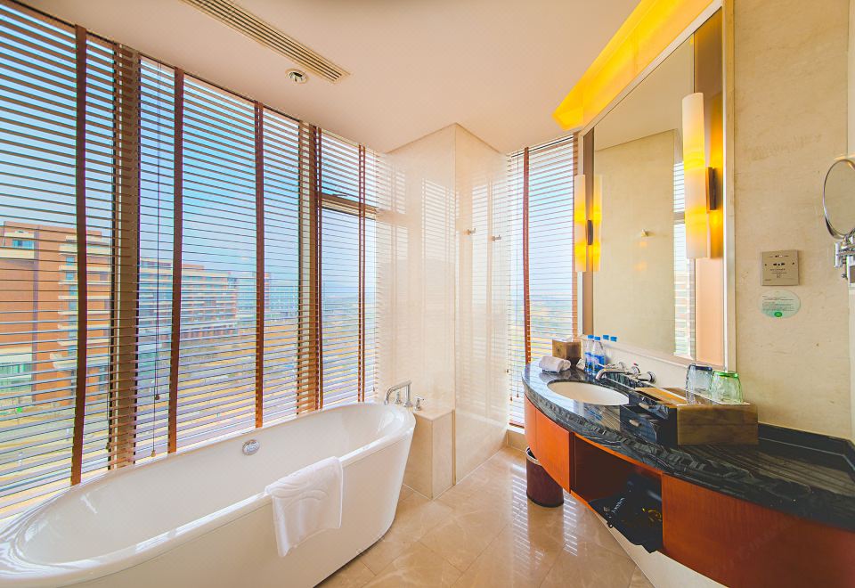 高爾夫穹隆山景大床房B