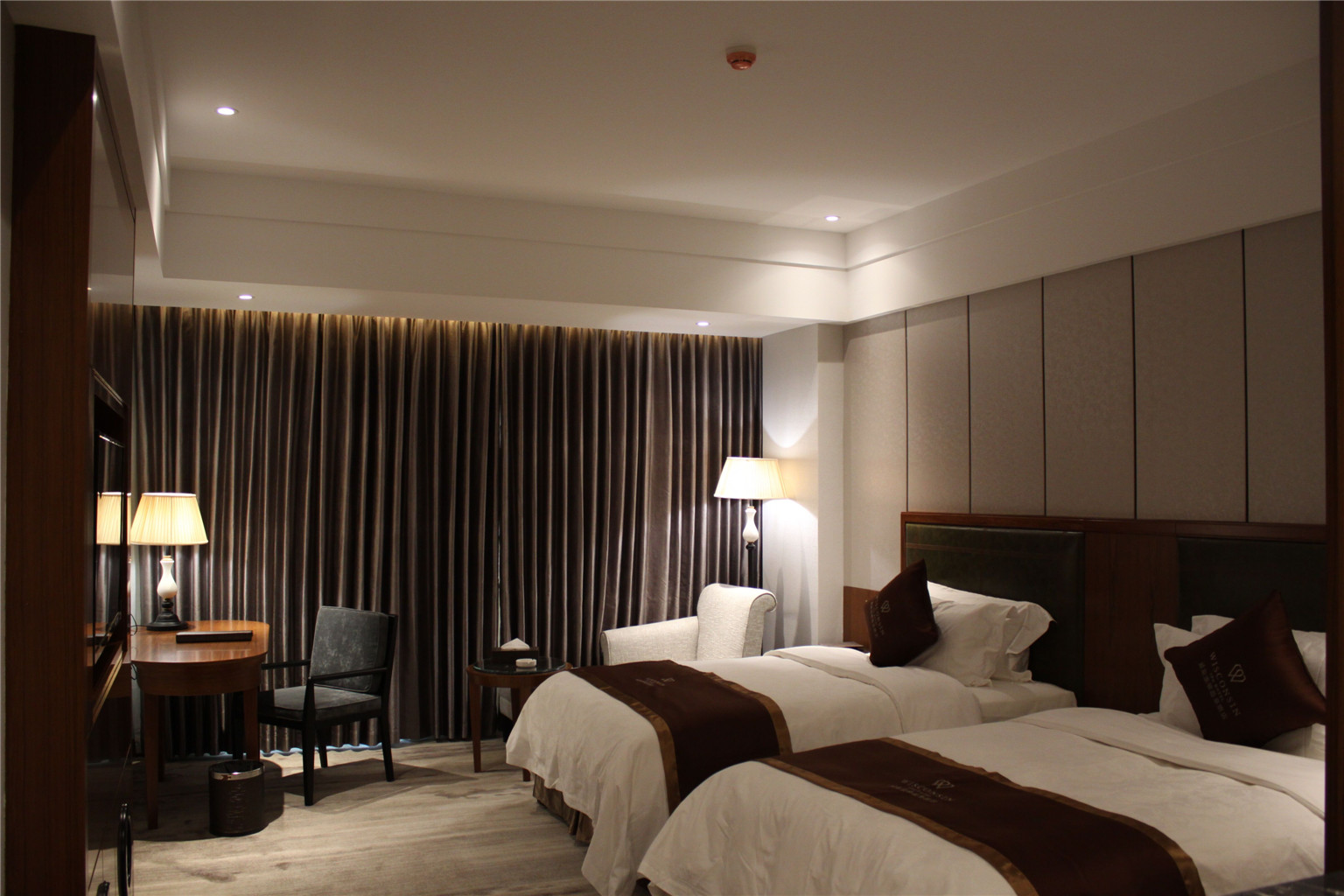 豪华标准间（超大房间+浴缸+智能马桶）