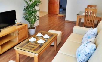 The Nguyens Apartment Hanoi Old Quarter - Hoang Quoc Viet Street