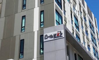 1st Chezz Condo by Pdt