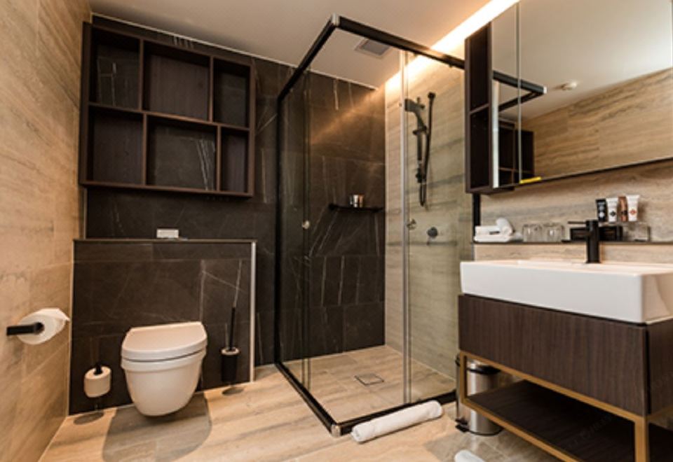 Lyndhurst Deluxe Two Bedrooms Suite (Family Room)