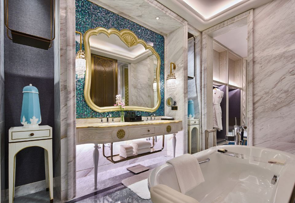 Wanda Vista Qingdao Oriental Film City HotelExecutive Sea View Suite