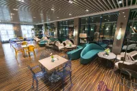 Modern Crystal Hotel (Baoding Railway Station)