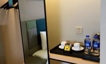 S128 Business Travel Hotel (Wuhan Xiongchu Dadao University of Technology Branch)