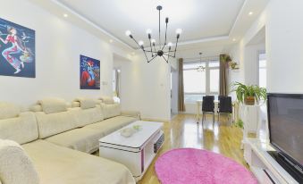 Qingdao Warm-Love Colorful Serviced Apartment
