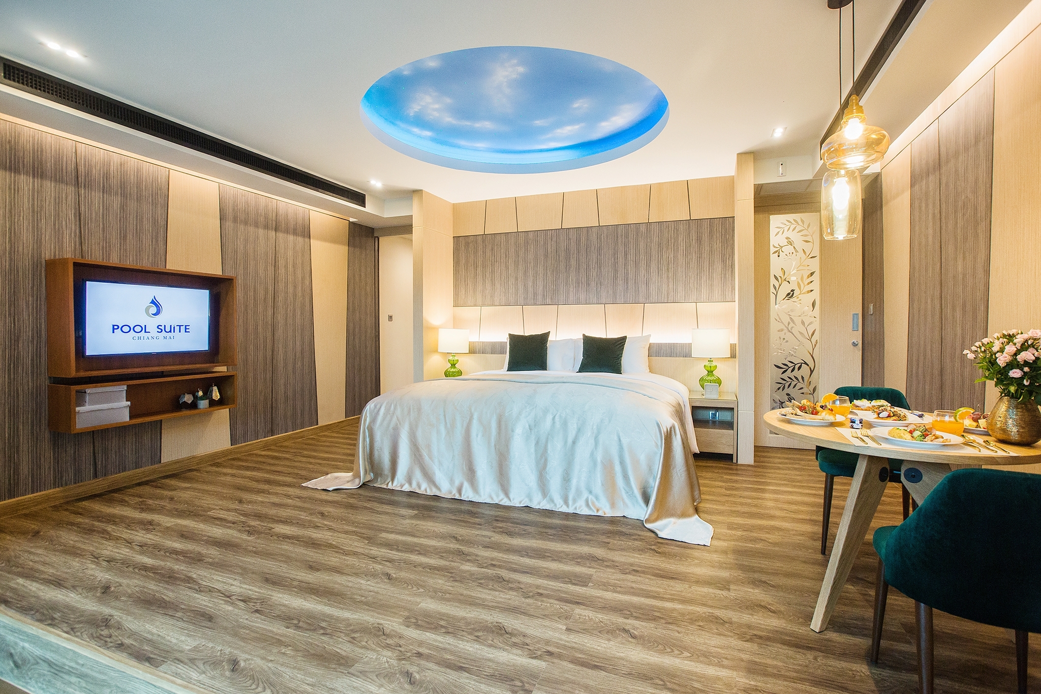 按摩浴缸大床套房