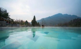 Lafei Xilong Hot Spring Hotel