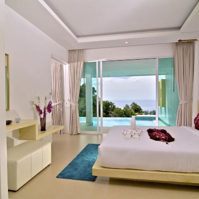 One-Bedroom Grand Pool Suite with Ocean View