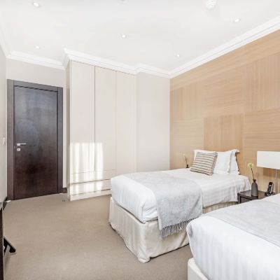 Three Bedroom Executive Apartment With Balcony 130 Queen's Gate Apartments London Promo Code