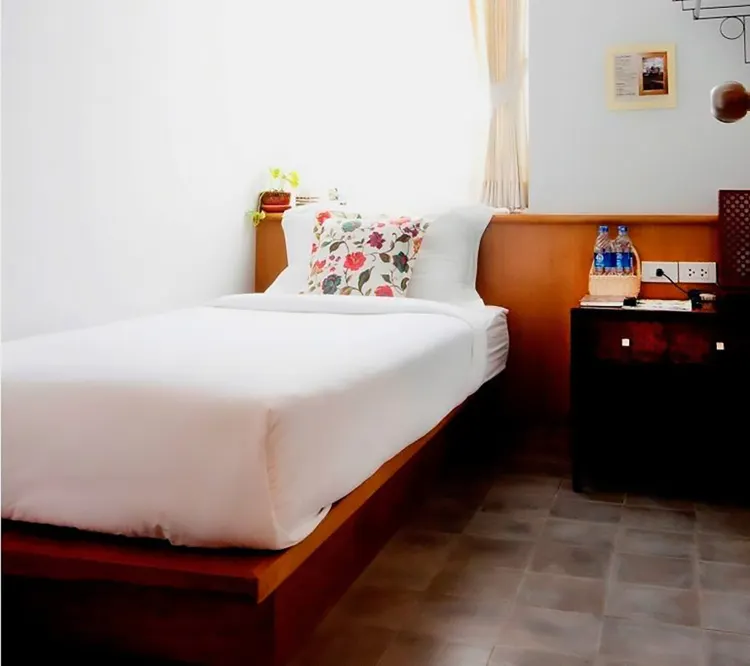 ห้องพักเดี่ยวห้องน้ำรวม