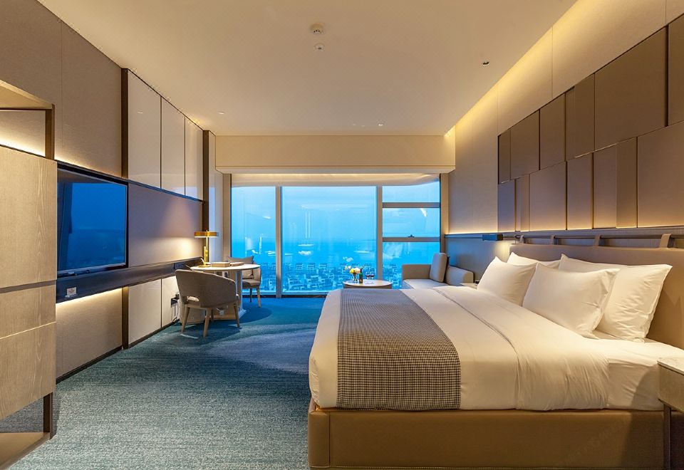 行政海景大床房（180度全落地窗看海景日出）