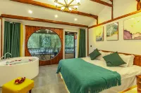 Jiaxing xitang ancient town scenic spot inn