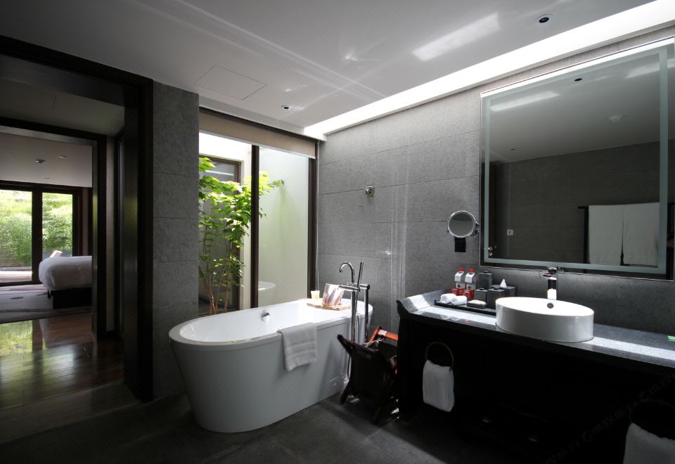 Pullman Lijiang Resort & SpaDeluxe Villa Two Bedrooms