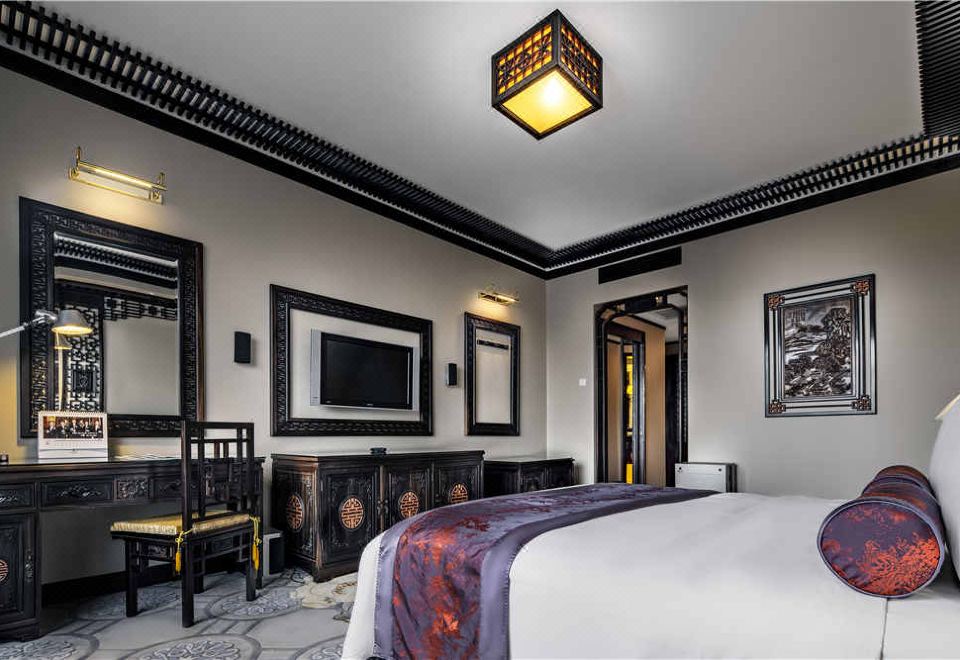 Zhongwei Green Lake HotelGreen Lake Deluxe Suite