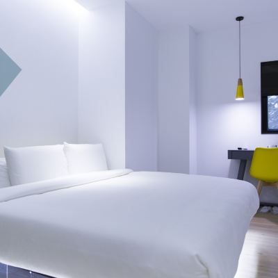 易尊大床房（對外窗） 易佰飯店（福州火車站店）優惠