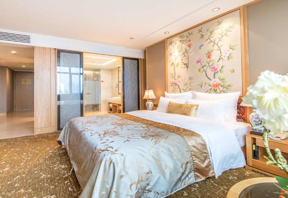 主楼豪华大床房