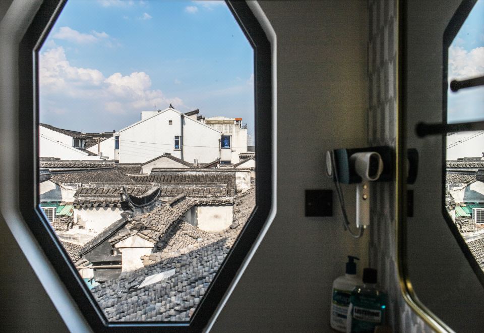 月滿軒窗·弦思大床房「巨幕投影·智能茶臺」