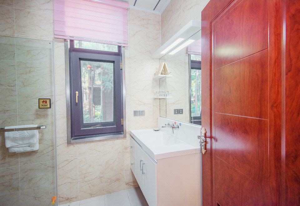 Qingsongling Cabin Twin Room