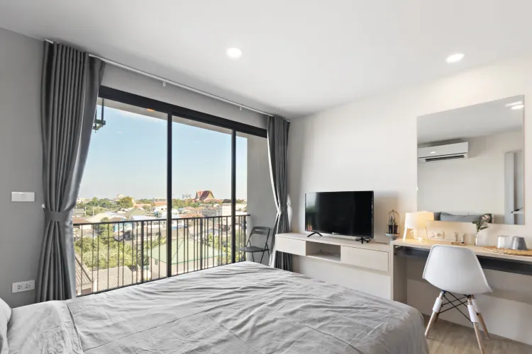 สตูดิโอ (ปลอดบุหรี่)