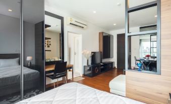 Special Tongluo Tiantie One Bedroom the Glamorous Apartment Branch