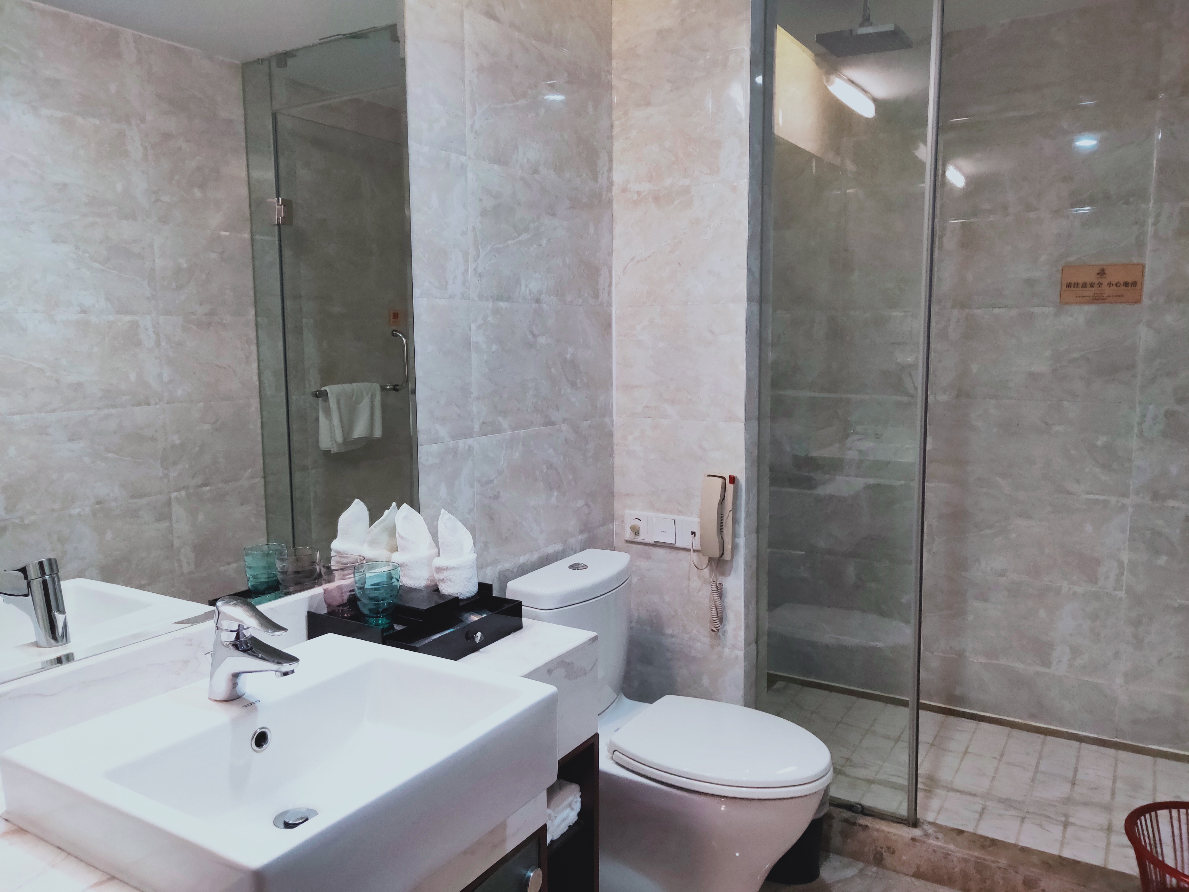 零压高级大床房