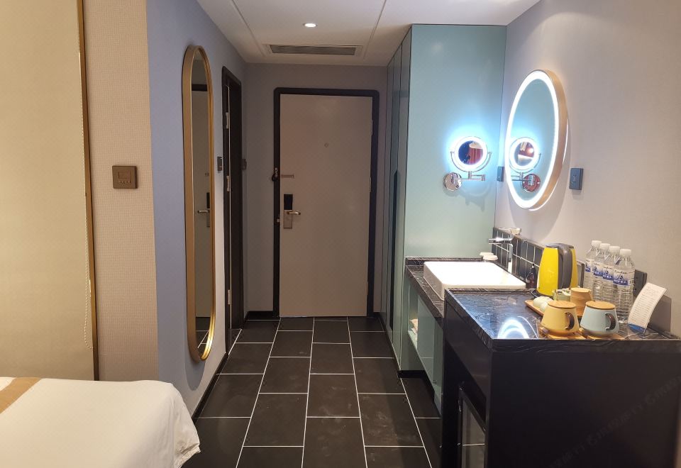 Qingdao  Litian HotelFashionable King Size Bed Room (smart Guest Control+Sanitized Towel, Individually Sealed)